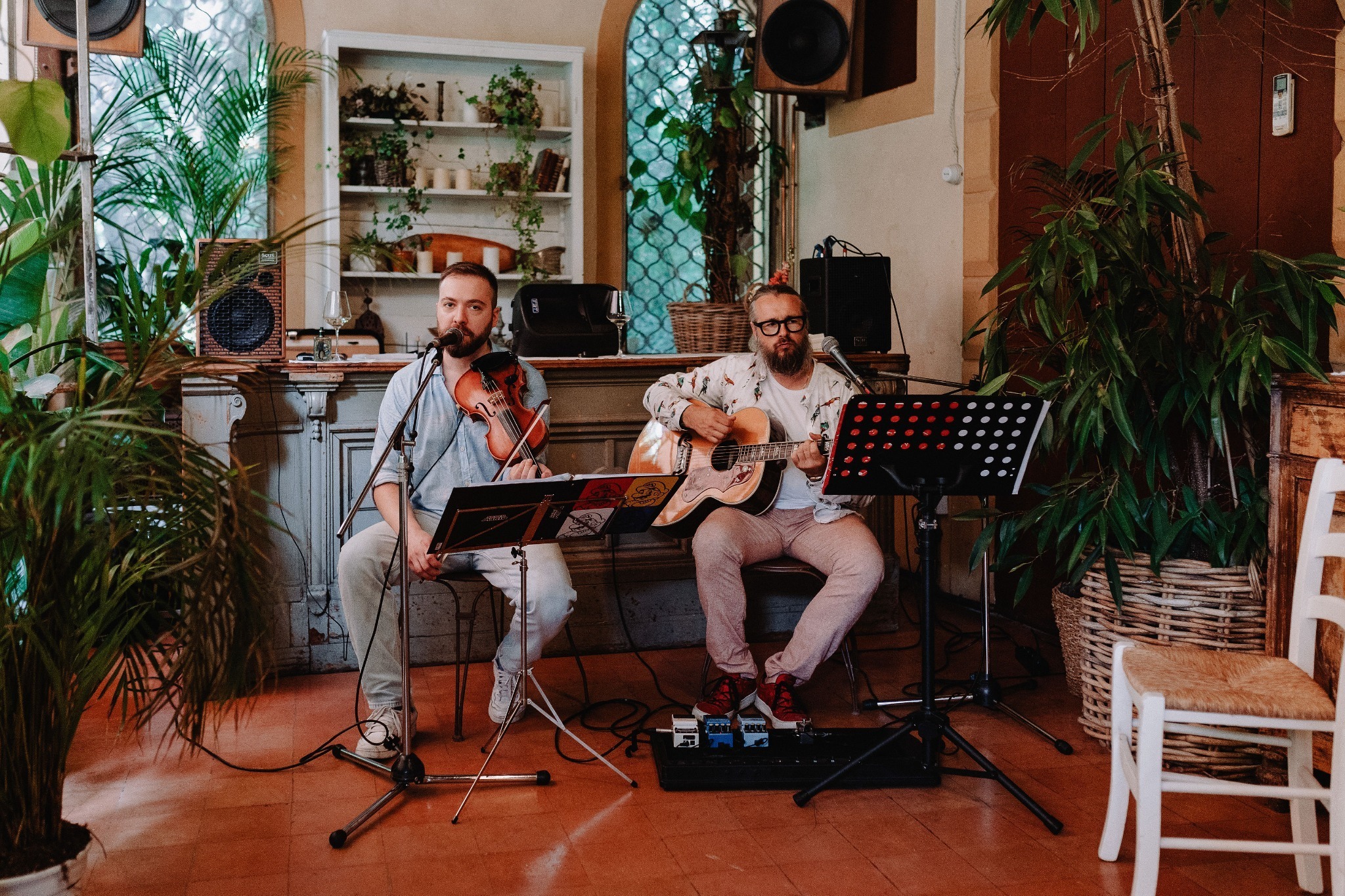 Pick n Bows live in un locale