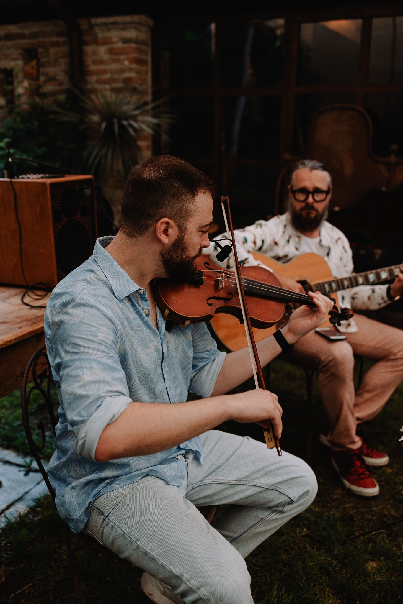 Dettaglio del violino durante il live